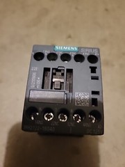 Siemens Sirius 3RH21221BG40 IEC Control Relay 2NO+2NC, S00, 125DC Screw Terminal