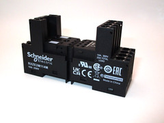 Original Zelio Schneider RXZE2M114M Relay Socket