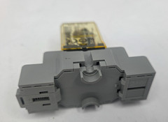 IDEC RH2B-U DC24V Relay With SH2B-05 Socket Base 10A 300V 24VDC