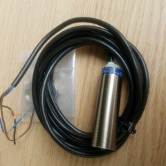 1PC XS618B1PAL2 Schneider Telemecanique Proximity Switch New .AA