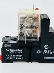Schneider Electric RXM2AB1F7 Relay 1/2HP w/ RXZE2S108M Socket Elevator 8 Pins