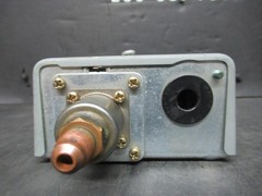JOHNSON CONTROLS PRESSURE CONTROL P70JA-49 600 VAC 16 AMP 50/500 PSIG