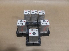 ALLEN BRADLEY 700-HA32Z24-1 RELAY 24VDC WITH 700-HN101 BASE