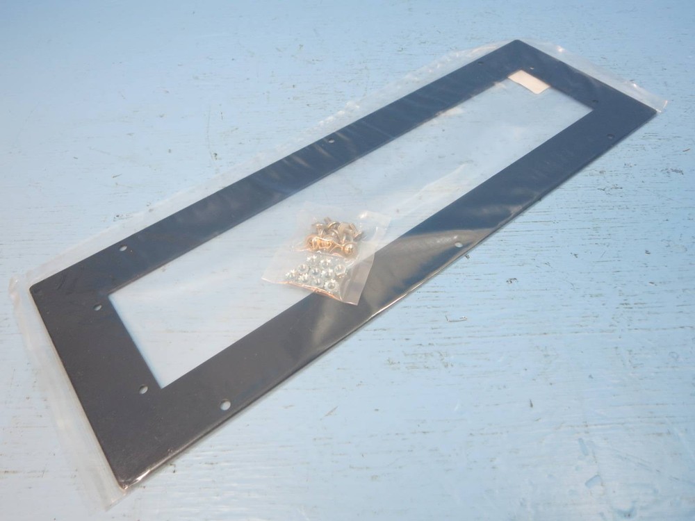 NEW Schweitzer Engineering 915900026 Mounting Bracket 556446*1 NIB SEL