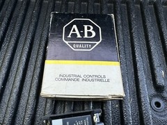 New Old Stock Open Allen Bradley 700-P400A1 Control Relay 110-120V