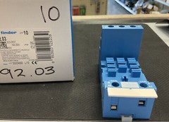 92.03- CLAMP TERMINAL SOCKET – 16A 250V AC – 3PDT