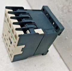 Schneider CA2KN22M7 220/230 V Control Relay Tesys 050023 Schneider CA2KN22M7