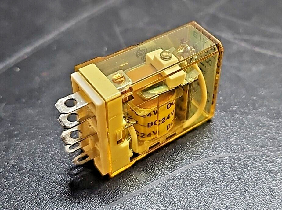 Idec RH1B-U, 120V Coil General Purpose Relay, 60Hz | TESTED