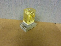 Telemecanique RUN31A21 BD Relay Coil 24VDC with RUZ1A base (9206)