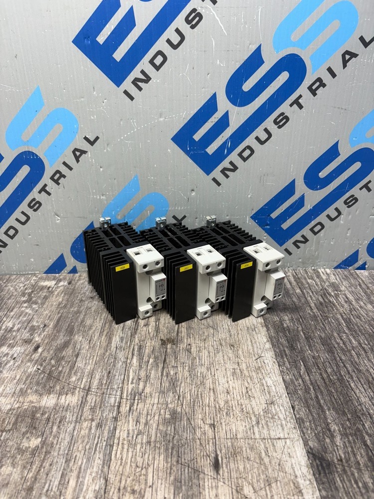 (LOT OF 3) CARLO GAVAZZI RGC1A60D60KGE SOLID STATE CONTACTOR RELAY 60A 600VAC