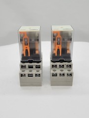 2PC 3XT7112-1DC03C Relay w Socket Base 10A 277V 8Pin 24V Coil 3TX7144-4E2