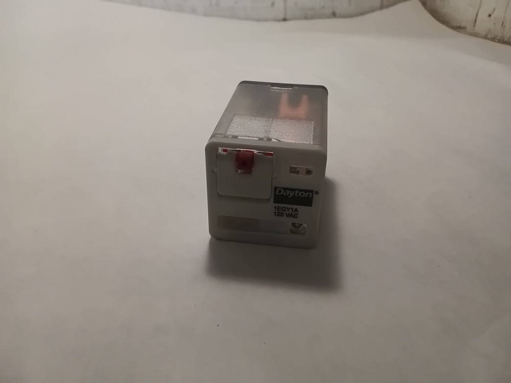 DAYTON 1EGY1A 10A 120VAC (O8D)