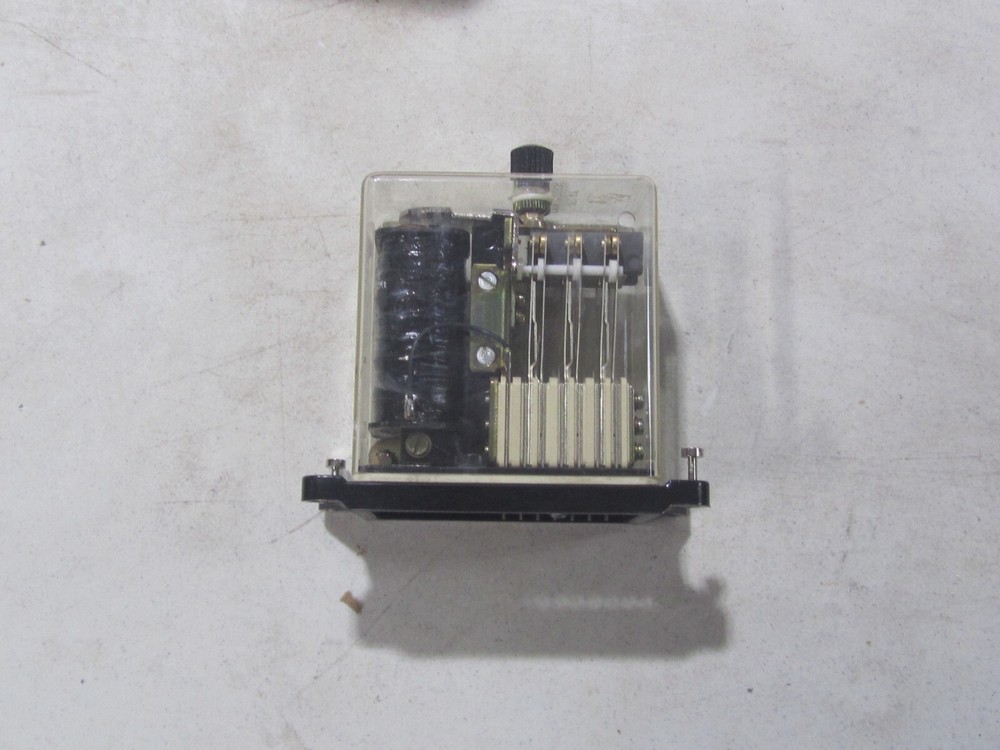 CS Control D2597/18 110-120v 60C/S T-6-16 Time Delay Relay Type D2600
