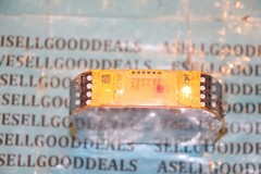 Pilz PN0Z S4 48-240 VAC/DC 3n/o 1n/c Safety Relay 750134 New