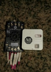 Allen Bradley 700-HA33A1 Relay w/ Base & Timer 120 VAC Coil w 700-HN 101 B