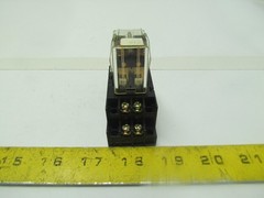 Allen-Bradley 700-HF32A1 10Amp 120/240 Cube Relay w/700HN116 bases Lot of 8