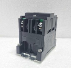 Allen-Bradley 700-R200A2 Ser. B NEMA Sealed Sw AC Coil Industrial Relay