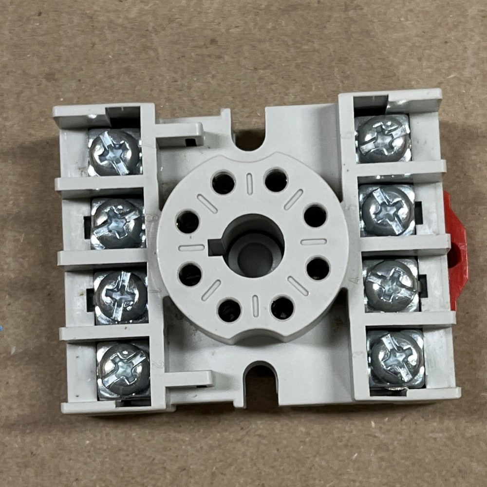 DAYTON 5X852N 1448X 15A 300V 10A 600V 8 Pins