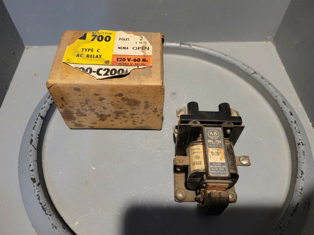 Allen Bradley AC Control Relay, 2P, 120-110V, 60/50Hz, 700-C200A1