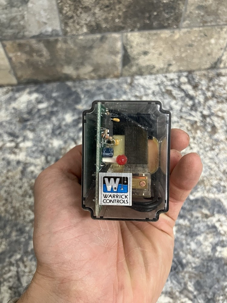 Warrick Controls 16M Relay SPDT 120/240VAC 10A Plug-In w/ Indicator Light