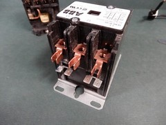 Klockner-Moeller DIL 00L-44-NA (115VAC) & ABB DP40C3P-2/S Contactor 208/240VAC)