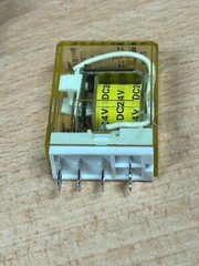 IDEC RH1B-U Relay, 24VDC coil, with Base and retaining clip.