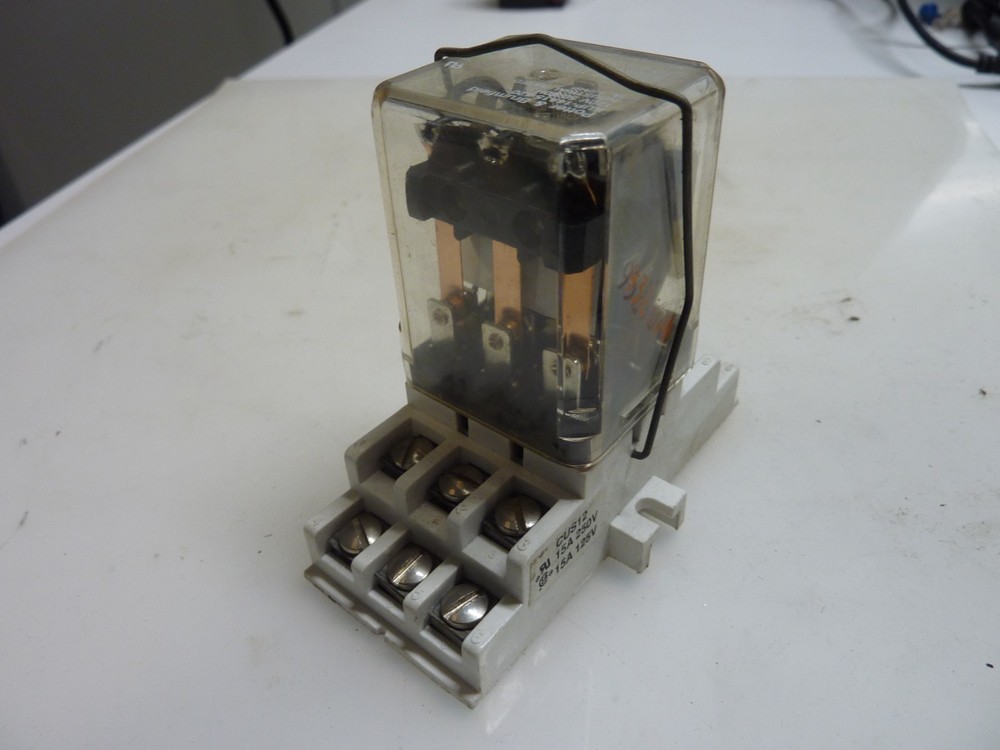 Potter & Brumfield KUP-14A15-120 Cube Relay w/Base CUS12 15A/125-250V (31416)
