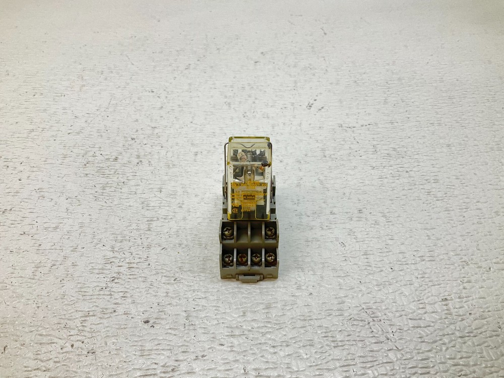 Square D 8501 RS14P14V20 120 V Coil Relay Ser. B w/ Base 8501 NR45 (TSC)