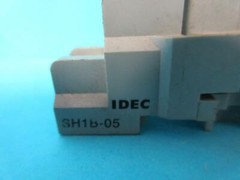 IDEC RH1B-U DC24V 61Z12 RELAY WITH BASE SH1B-05 10A 300V 92801 84913 USED