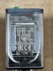 NEW Schneider Electric RUMC32BD 10 Amp 24VDC Zelio Interface Plug in Relay