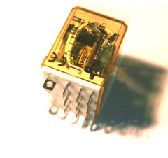 IDEC RH4B-U 24V AC Ice Cube Relay