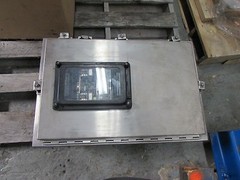 GENERAL ELECTRIC VOLTAGE RELAY 121AV53K3A IN STAINLESS ENCLOSURE NEW