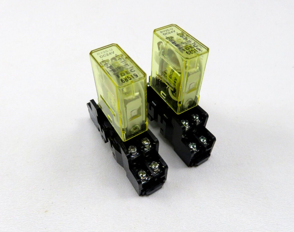 Lot of 2 Idec RY2S-U DC24V Relay w/ Idec SY2S-05A Base