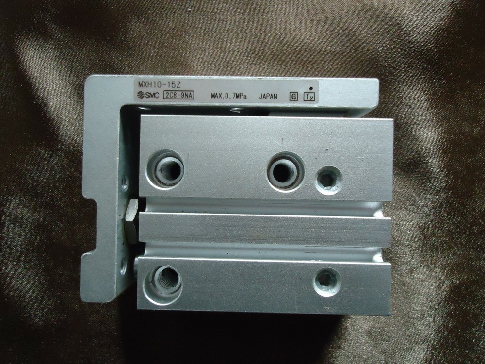 SMC MXH10-15Z Max. 0.7 MPa. Made in japan