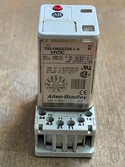 ALLEN BRADLEY 700-HA33Z24-1-4 SER B RELAY 24VDC 11 PIN W/700-HN101 SOCKET BASE