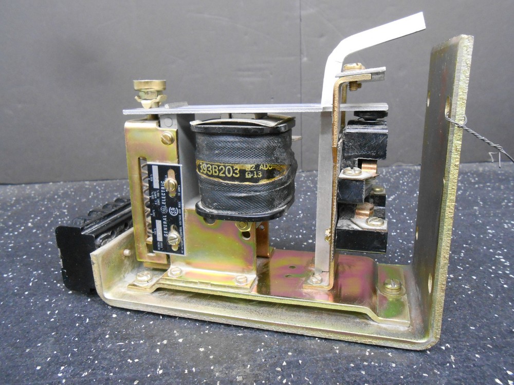 GENERAL ELECTRIC B13C MANUAL RESET RELAY CONTROL