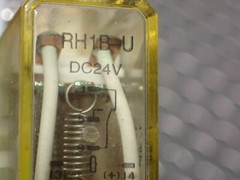 Idec (1) RH2B-U DC24V & (1) RH2B-U AC110-120V & (1) RH1B-U DC24V Relays & Bases
