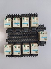 Telemecanique RXZE2M114M Relay With RXM4AB2BD Socket Base 24VDC LOT OF 9 PCS