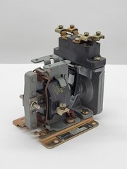 Square D 9050 A010D Pneumatic Timing Relay 600V Series A 120/110V Coil