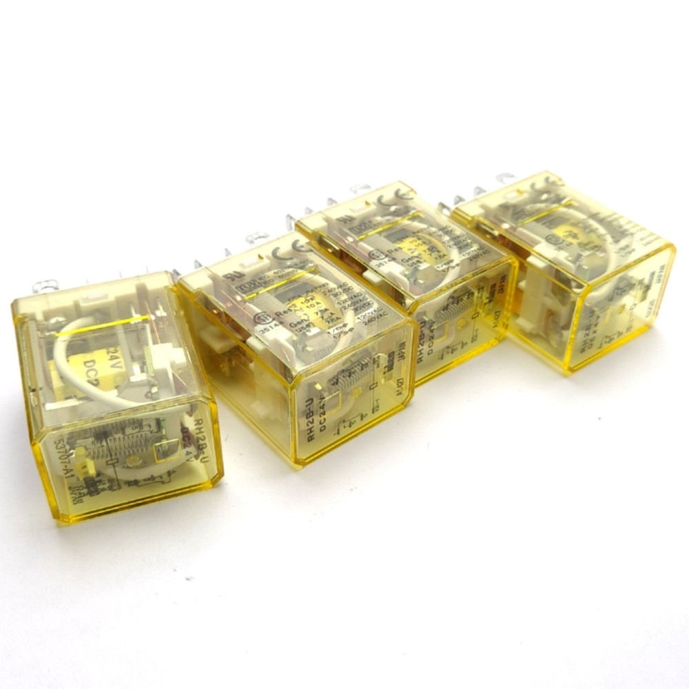 Lot of 4 IDEC RH2B-UDC24V General Purpose Relay DPDT 24VDC Coil 240VAC 30VDC 10A