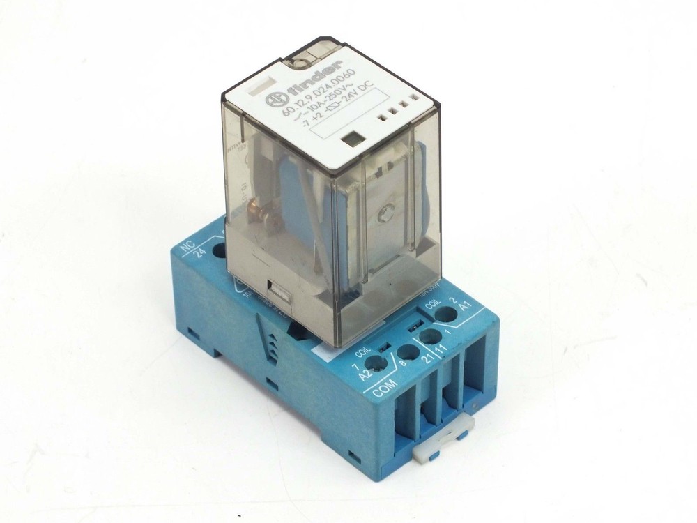 Finder 60.12 10A – 250V Relay with Finder Type 90.20 Socket