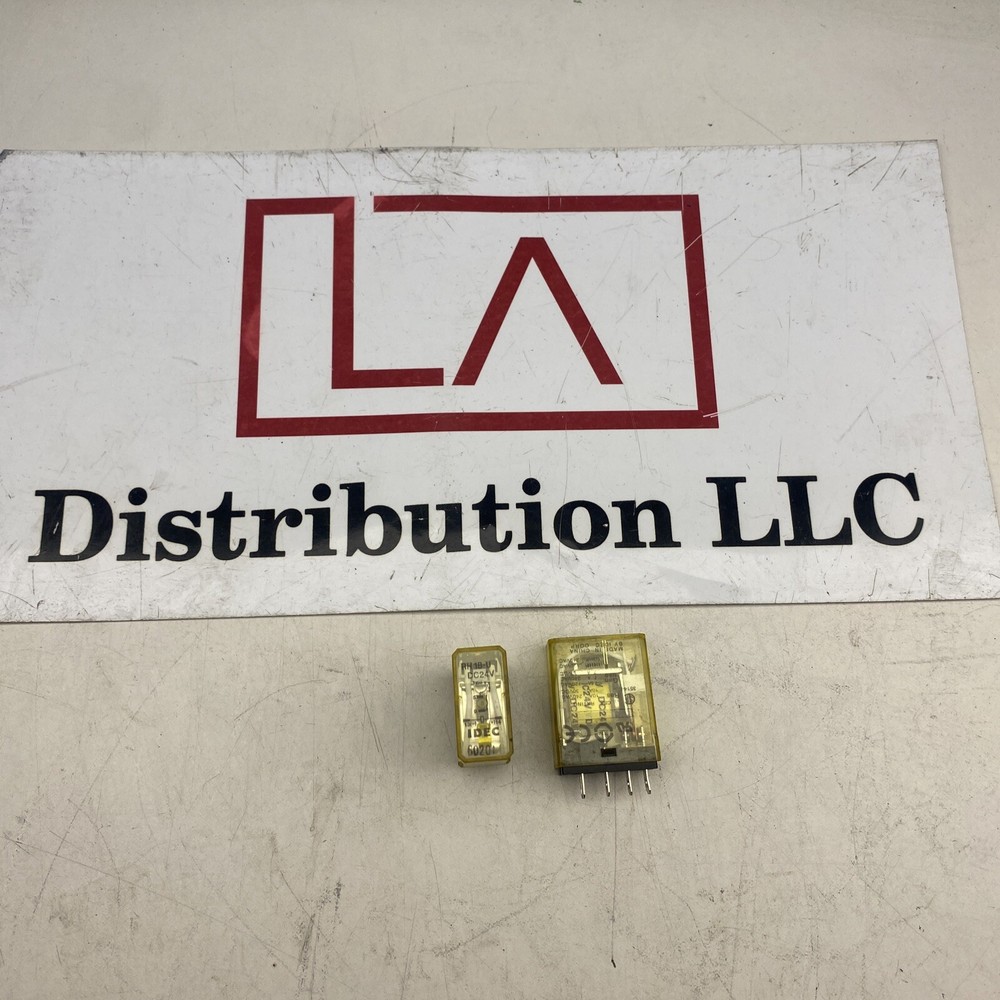 IDEC RH1B-U RH1B-U-DC24V Relay 24VDC. Lot of 2