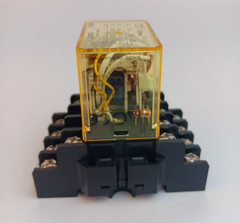 IDEC RH4B-UL- AC120V Relay & SH4B-05 Relay DIN Rail Mount Socket 4 pole