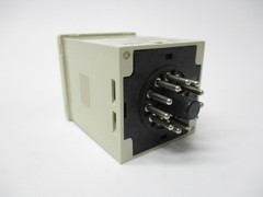 ALLEN BRADLEY 700-HR52TA17 SER. B 100-240VAC 5A 0-12MIN NSNP