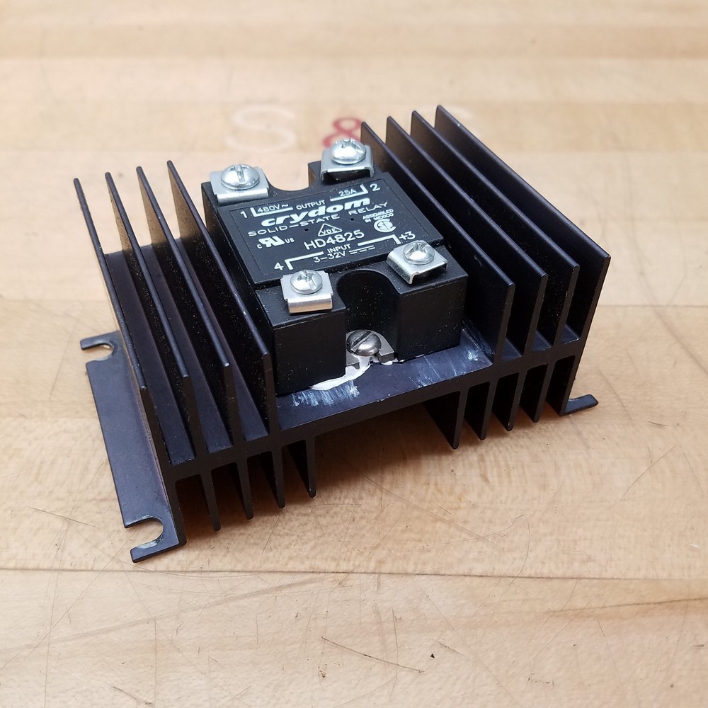 Crydom HD4825 Solid State Relay, 480V, 25A, 3-32V – USED
