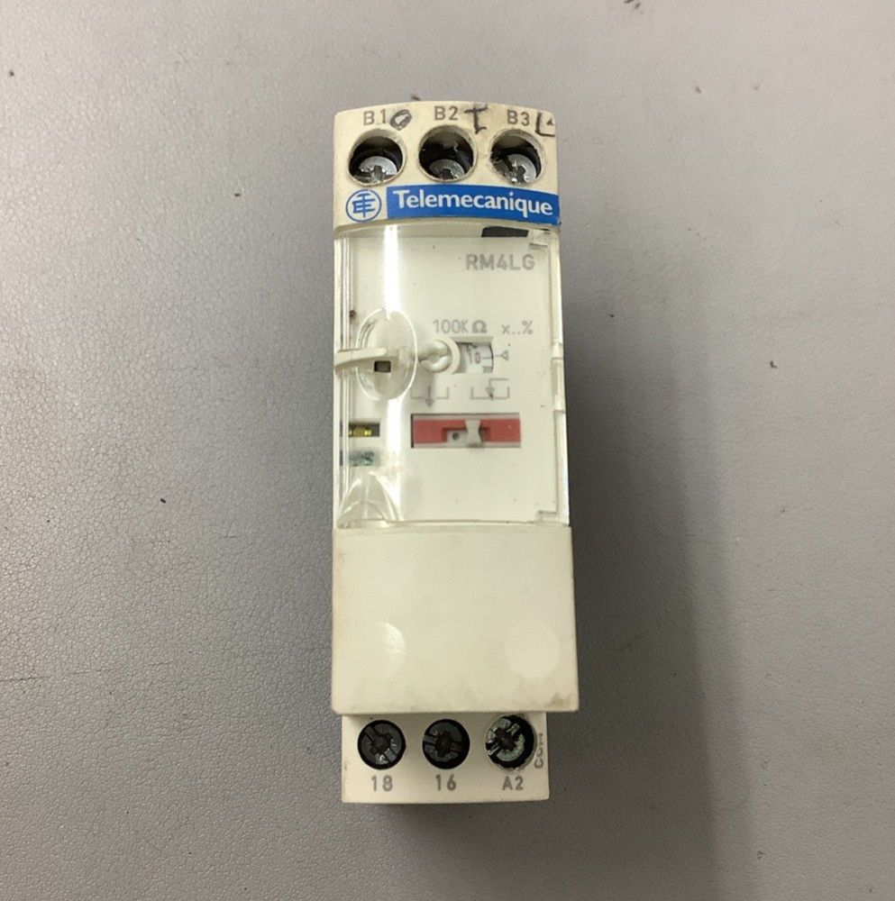 Telemecanique RM4LG01F Liquid Level Control Relay 110-130V (b461)
