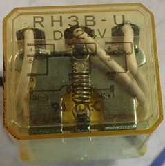 IDEC Relay RH3B-U DC24V Ice Cube Relay