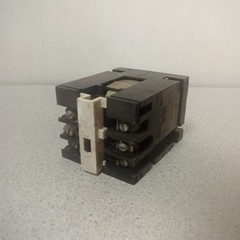 General Electric Ind. Relay CR120A02022AA Relay 120V 60Hz 110V 50Hz