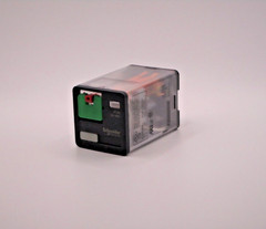 RUMC21B7 SCHNEIDER Universal plug in relay – Box of 10x FAST SHIPPING