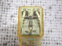 IDEC RH2B-U Relay DC 24V 8 pin